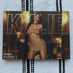 KYLE JENNER PRESSED POWDER PALETTE